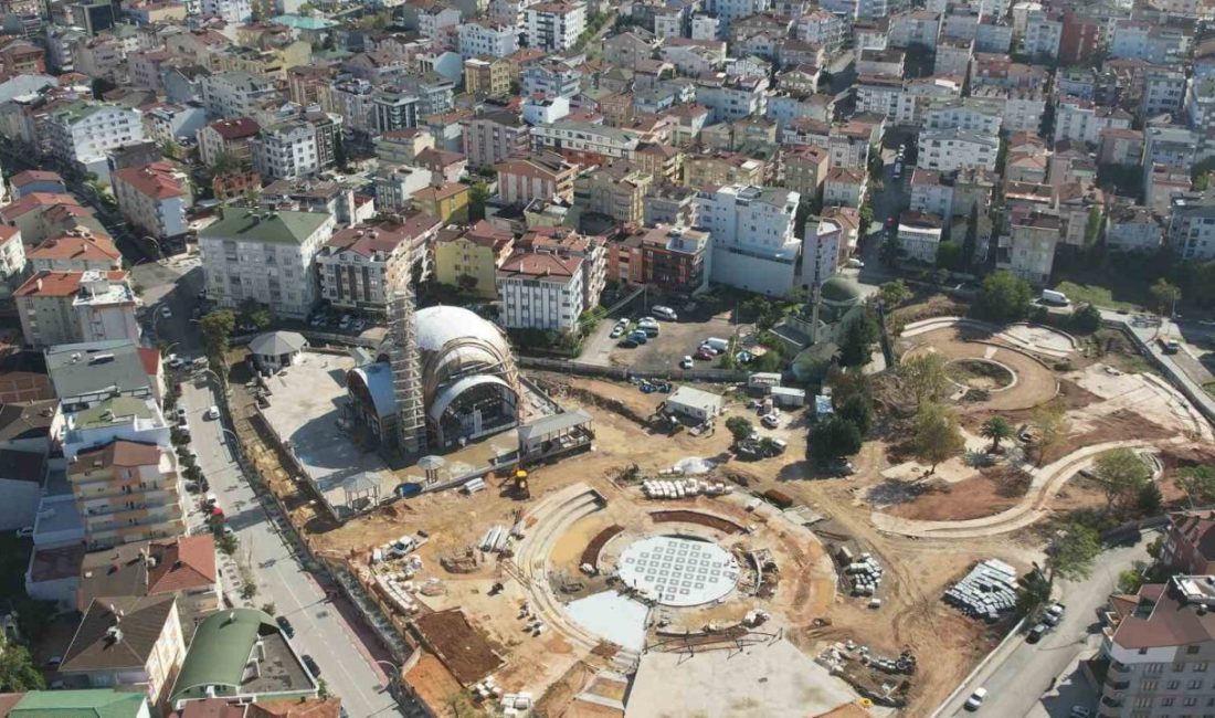 Çayırova Kent Meydanı’ndaki proje kapsamında, birçok noktada imalat tamamlanırken, diğer