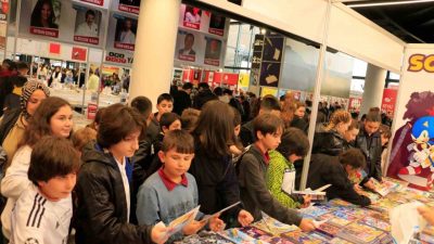 Uluslararası 15. Kocaeli Kitap Fuarı’nda çizgi romanların bulunduğu stant, fuarın