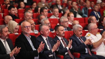 Kocaeli Büyükşehir Belediyesi’nin bu yıl 15.’sini düzenlediği Kocaeli Kitap Fuarı,