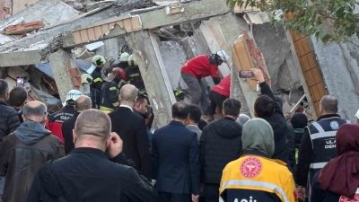 Kocaeli Valisi İlhami Aktaş, Gebze’de çöken binanın enkazında 5 kişi