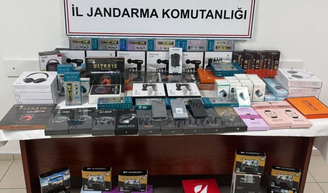 Kocaeli’de 2 milyon 450 bin TL’lik kaçak ürün ele geçirildi Kocaeli’de bir iş yeri ve araçta yapılan aramada toplam piyasa