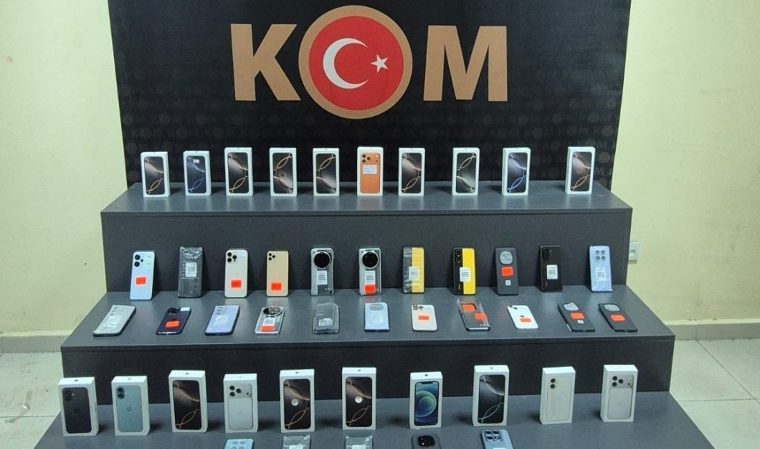 Kocaeli’de 3 milyon TL’lik gümrük kaçağı telefonlar ele geçirildi Kocaeli’nin Dilovası ilçesinde iş yerinde yapılan operasyonda piyasa değeri yaklaşık