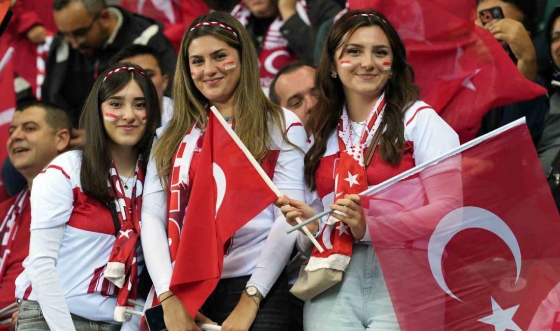Kocaeli’de A Milli Futbol Takımı’na yoğun ilgi A Milli Futbol Takımı ile Gürcistan arasında oynanacak karşılaşmaya taraftarlar