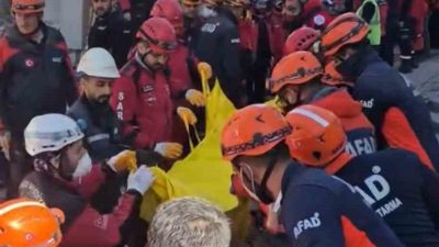 Kocaeli’nin Gebze ilçesinde sabah saatlerinde çöken binanın enkazında kalan 5