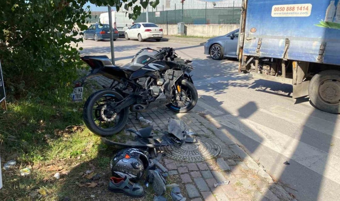 Kocaeli’nin Başiskele ilçesinde kamyonetle çarpışan motosikletin sürücüsü ağır yaralandı. Edinilen