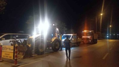 Kocaeli’de yola beton dökerek çevre kirliliğine neden olduğu ve trafik