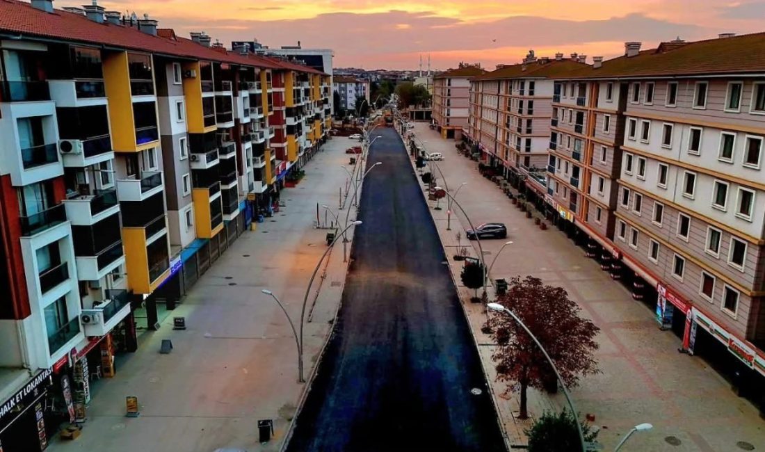 Körfez’de 28 sokağa nefes aldıran dokunuş Körfez ilçesinde 28 sokakta yürütülen çalışmalarda yollar, kaldırımlar ve bordürler