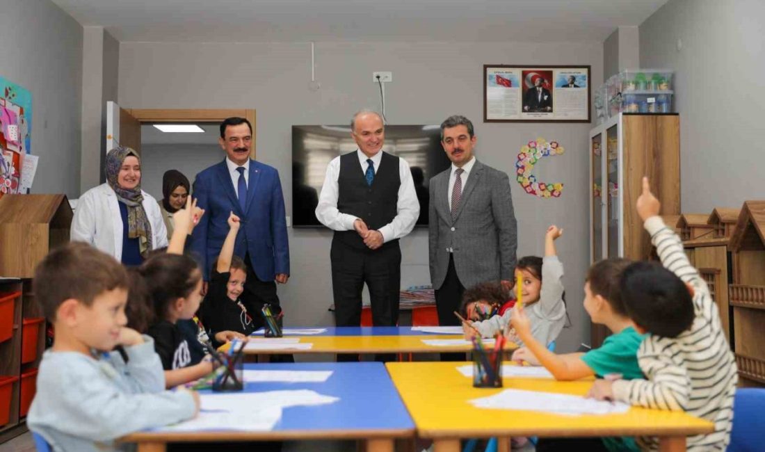 Kuran kursunun minik öğrencileri ile bir araya geldi Düzce Belediye Başkanı Dr. Faruk Özlü, Camiler ve Din Görevlileri