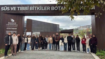 Cumhuriyet Anadolu Lisesi öğrencileri ve öğretmenleri doğanın sonbahar renklerini keşfetmek