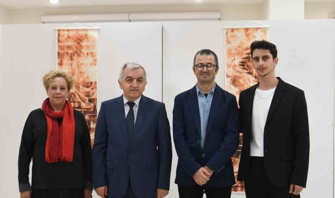 Manisa yöresinin motifleri modern tasarımla Sakarya Üniversitesinde (SAÜ) buluştu. Sakarya