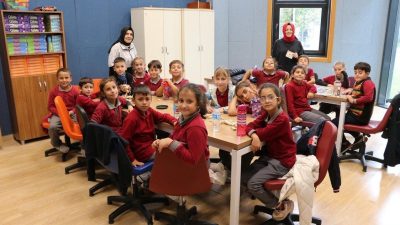 Sakarya Büyükşehir Belediyesi tarafından ilkokul öğrencilerine yönelik düzenlenen atölye eğitimleri