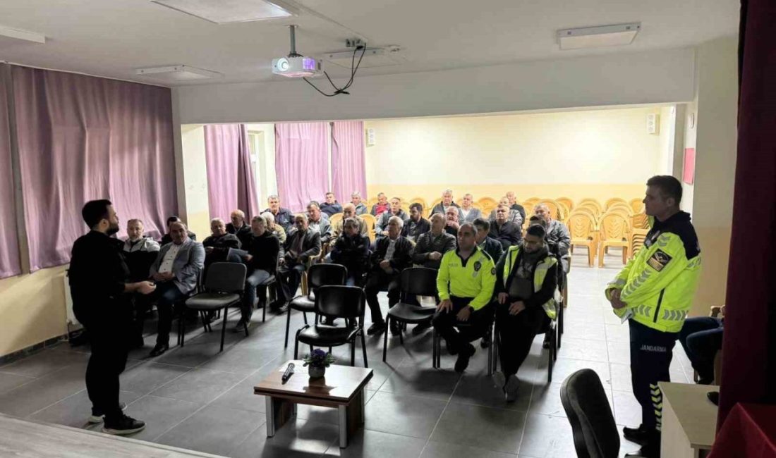 Mudurnu’da taşımalı eğitim şoförlerine güvenlik eğitimi Bolu’nun Mudurnu ilçesinde taşımalı eğitim kapsamında görev yapan servis şoförlerine