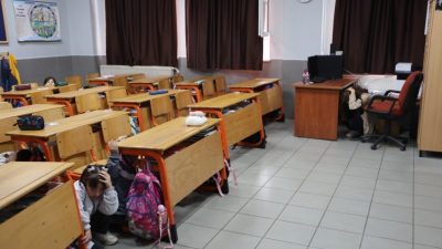 Kartepe’de öğrencilere deprem, sel ve yangın gibi afetlere karşı alınması
