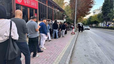 Bilecik’te 2025-2026 Akademik Yılı’nın bugün başlamasıyla birlikte öğrencilerin Bilkart sırasında