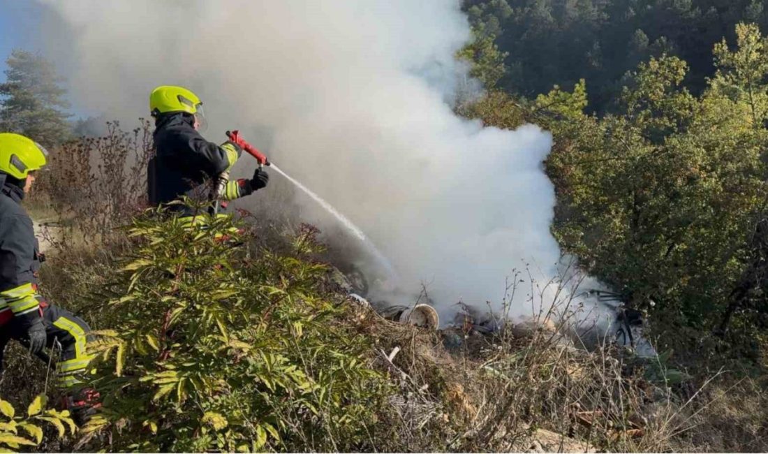 Bolu’nun Ağaççılar köyü mevkiinde ormanlık alanda çıkan çöp yangını, itfaiye