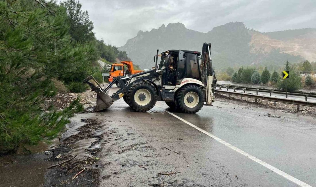 Osmaneli’de sel meydana geldi, D650 karayolu taş ve toprak ile kaplandı Bilecik’in Osmaneli ilçesinde meydana gelen sel sonucu taş ve toprak