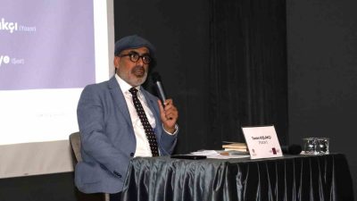 Sakarya Büyükşehir Belediyesi’nin kültür takvimine konuk olan Yazar Turan Kışlakçı,