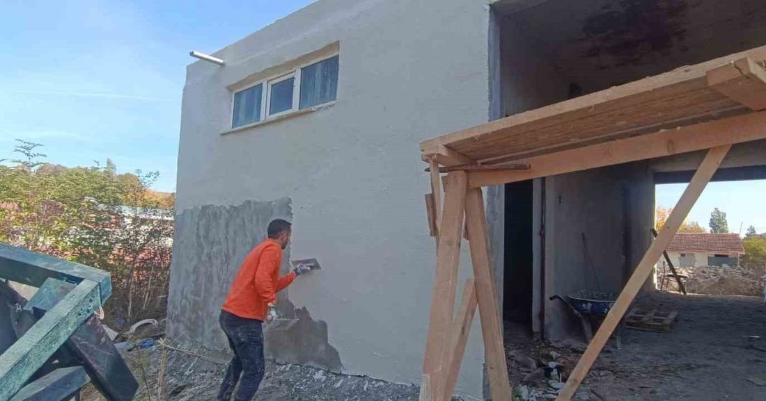 Pazaryeri köylerinde altyapı ve tadilat çalışmaları sürüyor Bilecik’in Pazaryeri ilçesinde, Kaymakamlık öncülüğünde yürütülen Köylere Hizmet Götürme Birliği