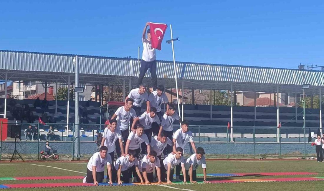 Pazaryeri’nde 29 Ekim Cumhuriyet Bayramı coşkuyla kutlandı Bilecik’in Pazaryeri İlçesi’nde 29 Ekim Cumhuriyet Bayramı dolayısıyla coşkulu bir