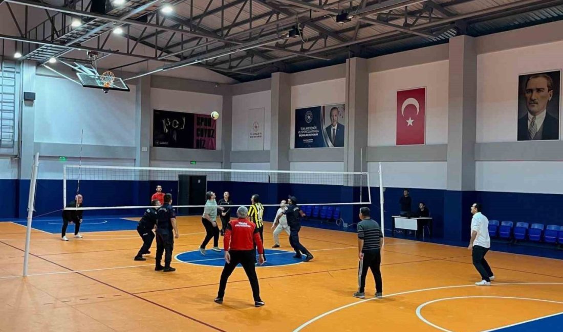 Pazaryeri’nde Amatör Spor Haftası coşkusu Bilecik’in Pazaryeri ilçesinde Amatör Spor Haftası dolayısıyla düzenlenen kurumlar arası