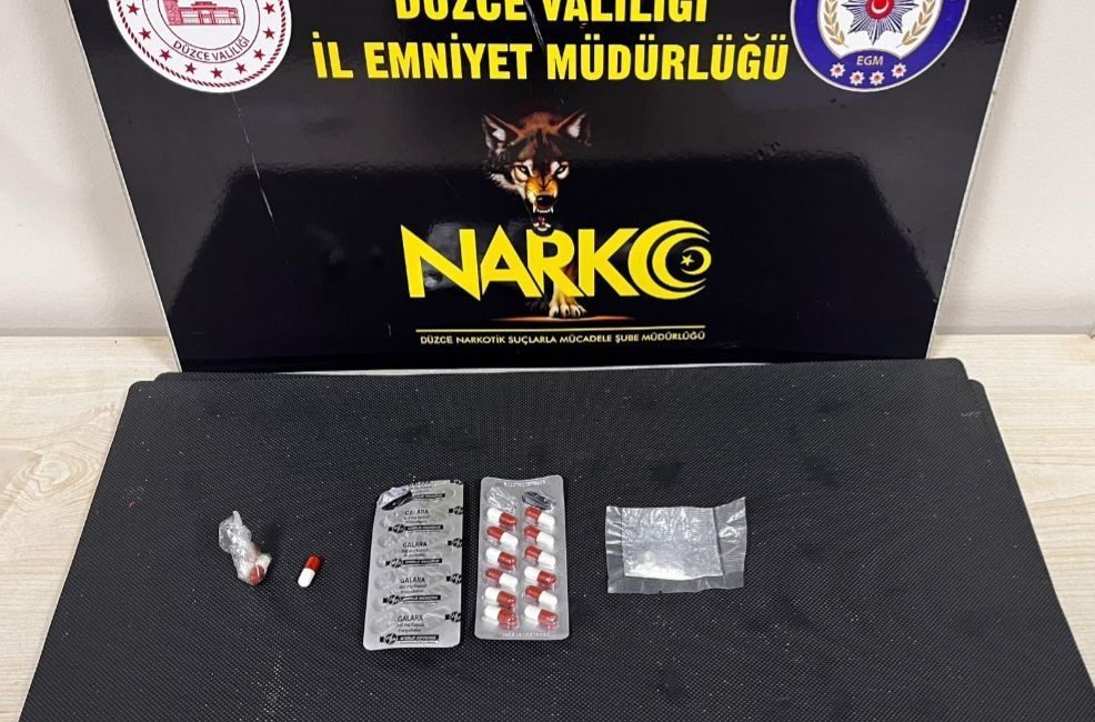 DÜZCE(İHA) – Düzce’nin Beyciler Mahallesinde uyuşturucu madde ticari yapan 2
