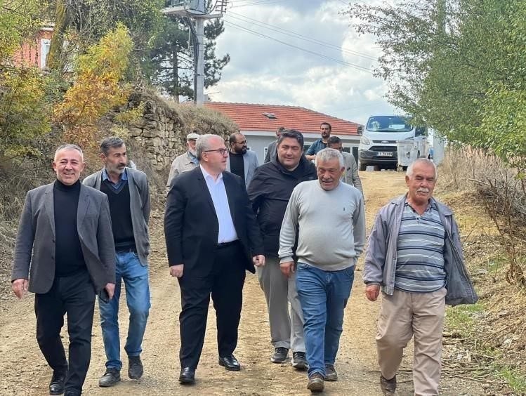 Rızapaşa köyünde vatandaşlarla gönül buluşması AK Parti Bilecik Milletvekili Halil Eldemir ve Ak Parti Bilecik