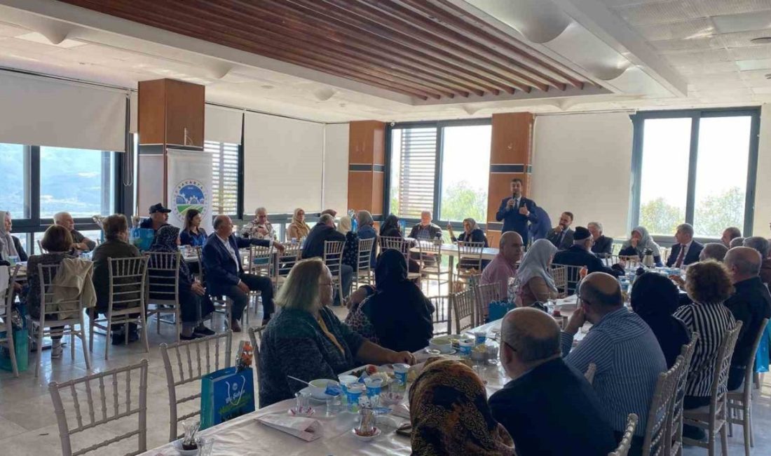 Sakarya Büyükşehir Pamukova’da yürekleri ısıttı Sakarya Büyükşehir Belediyesi YADEM (Yaşlı Destek Merkezi), 1 Ekim Dünya