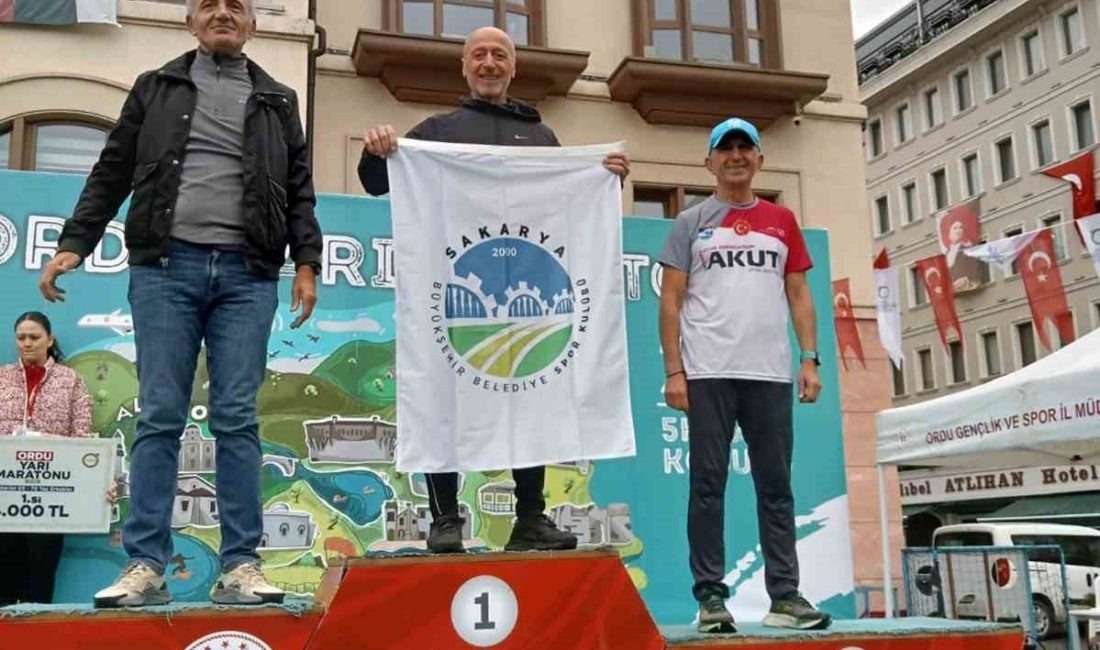Sakarya Büyükşehir’den 3 branşta büyük başarı Sakarya Büyükşehir Belediyesi Spor Kulübü, atletizm, judo ve taekwondo branşlarında