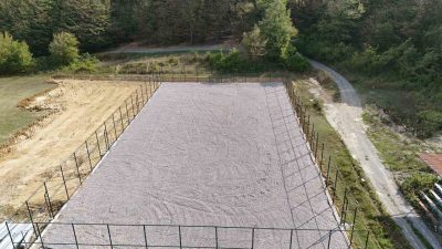 Sakarya Büyükşehir Belediyesi’nin Ferizli Sinanoğlu Mahallesi’nde inşa ettiği futbol, basketbol