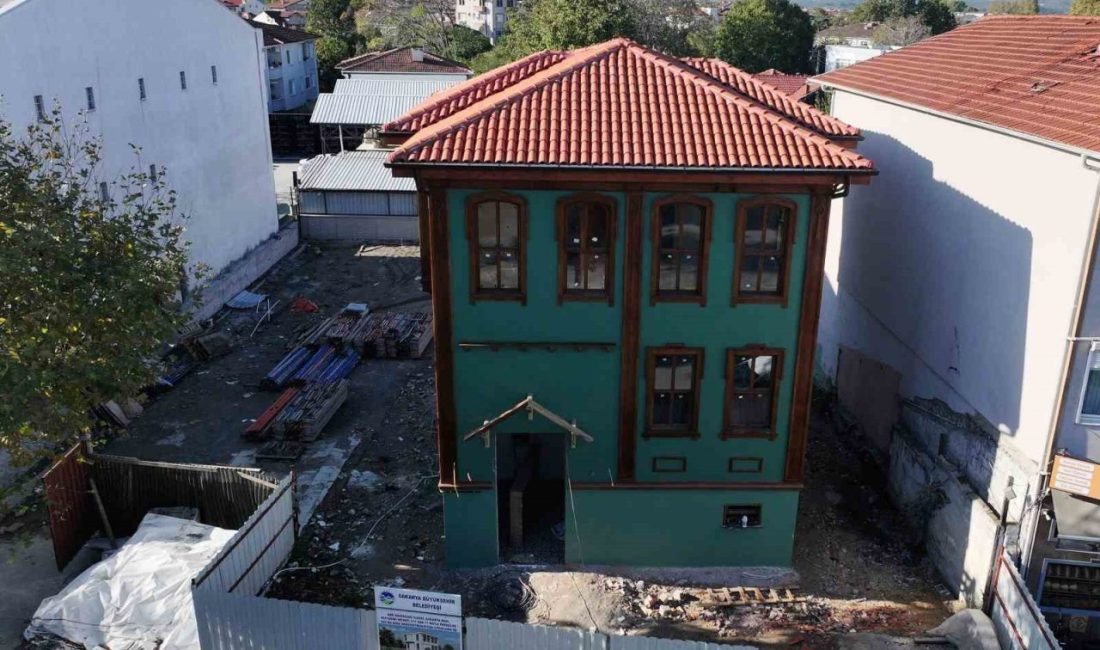 Sakarya tarihinin 103 yıllık tanığı Büyükşehirle yeniden gün yüzüne çıktı Sakarya Büyükşehir Belediyesi, şehrin merkezinde geçmişten bugüne tarihin miras bıraktığı