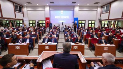 Sakarya Büyükşehir Belediye Başkanı Yusuf Alemdar, Ekim meclisinde şehri ilgilendiren