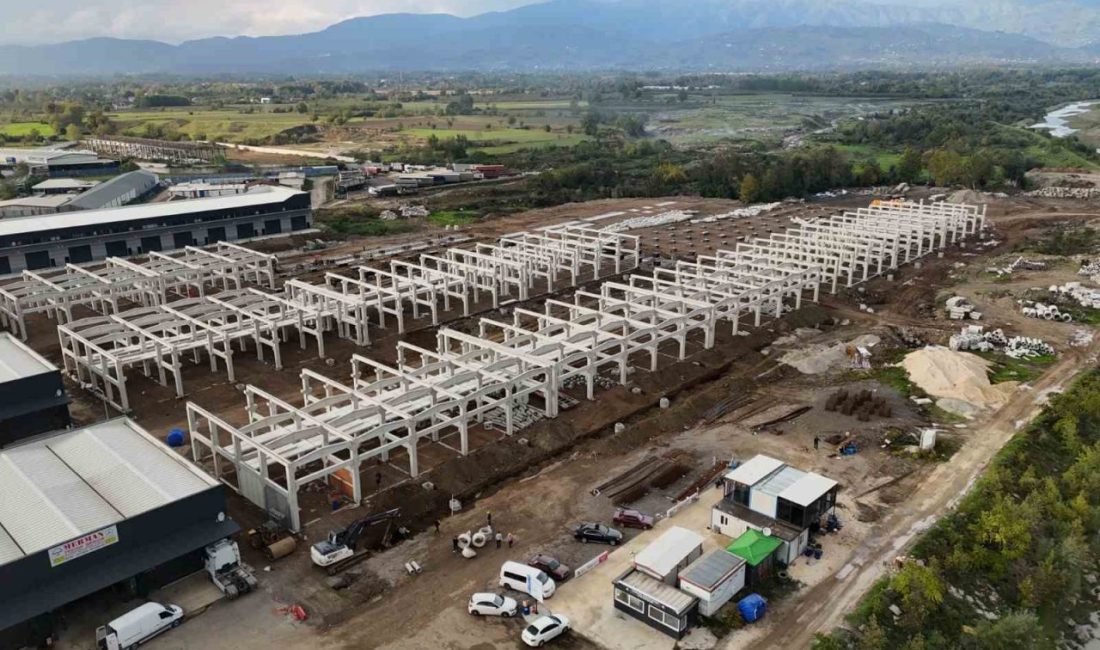 Sanayi sitesinde çalışmalar hız kesmeden devam ediyor Düzce Belediyesi tarafından Akınlar Mahallesi’nde inşa edilen sanayi sitesinin 2.