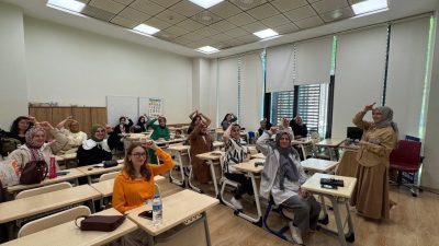 Sakarya Büyükşehir Belediyesi, toplumda işitme engelli bireylerle iletişimi güçlendirmek ve