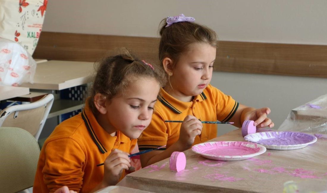 SGM’de misafir öğrenciler yeteneklerini keşfetti Sakarya Büyükşehir Belediyesi Sosyal Gelişim Merkezi, çocukların gelişimine ve sosyal
