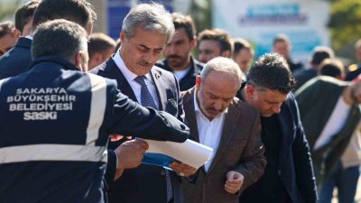 Sakarya Büyükşehir Belediye Başkanı Yusuf Alemdar, Söğütlü’de devam eden altyapı