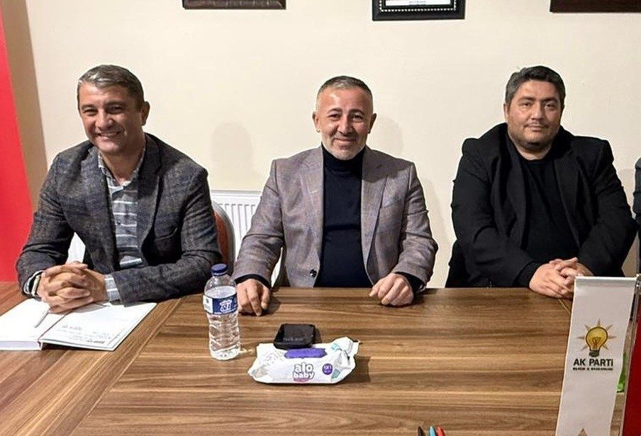 Söğüt’te AK Parti İlçe Danışma Meclisi toplantısı gerçekleştirildi AK Parti Bilecik İl Başkanı Serkan Yıldırım, Söğüt’te düzenlenen Ekim