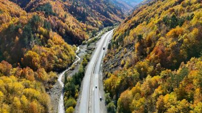 Kastamonu’da sonbaharda renk cümbüşünün yaşandığı ormanlar, görenleri hayran bırakıyor. Kastportallık
