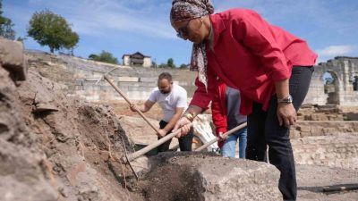DÜZCE (İHA) – Düzce Belediyesi tarafından yürütülen Konuralp Antik Kentinde