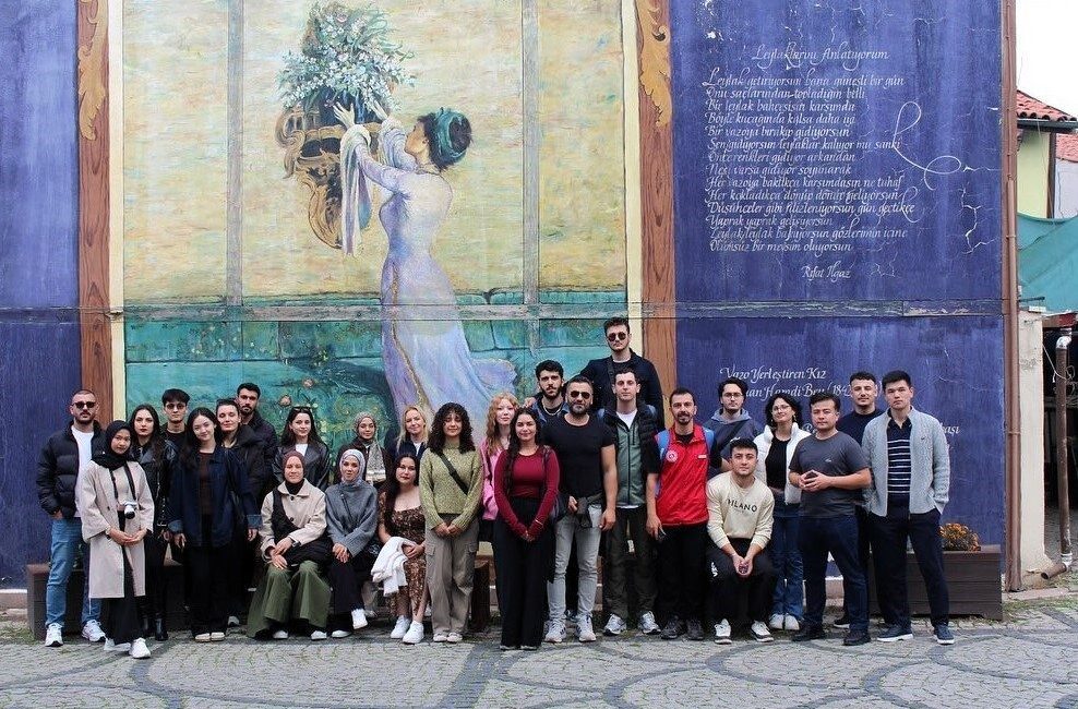 SUBÜ’lü öğrenciler Eskişehir’in kültürel mirasını keşfettiler SUBÜ Rekreasyon Yönetimi Topluluğu tarafından, Sapanca Gençlik Merkezi iş birliğiyle