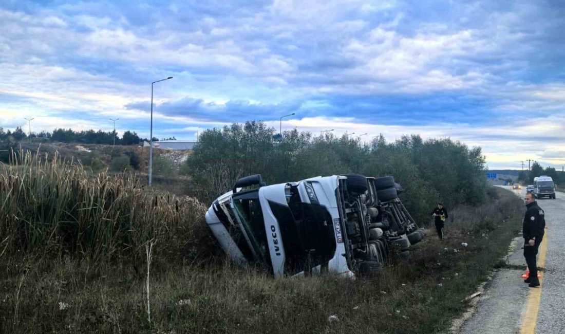 Sunta yüklü tır devrildi: 1 yaralı Kastamonu’nun Seydiler ilçesinde sunta yüklü tırın devrilmesi neticesinde meydana gelen