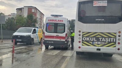 Bilecik’te ters istikamete dönüş yapmaya çalışan kamyonete motosiklet çarpması sonucu