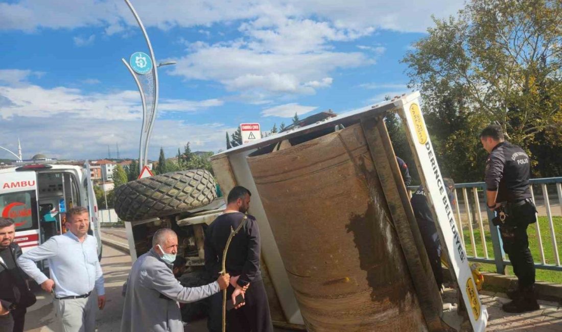 Tırın üstündeki asfalt silindiri yola devrildi: 1 yaralı Kocaeli’nin Derince ilçesinde seyir halindeki tırın üzerinden yola devrilen asfalt