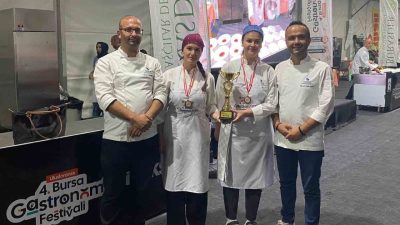 Düzce Üniversitesi Turizm Fakültesi Gastronomi ve Mutfak Sanatları Bölümü öğrencileri