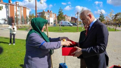 Düzce Belediyesi tarafından Cumhuriyet Bayramı’na özel düzenlenen sosyal deneyde Türk