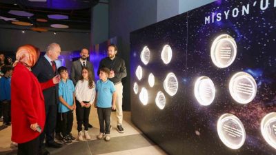 Düzce Bilim Merkezi, Dünya Uzay Haftası etkinlikleri çerçevesinde ziyaretçilerine sürprizler