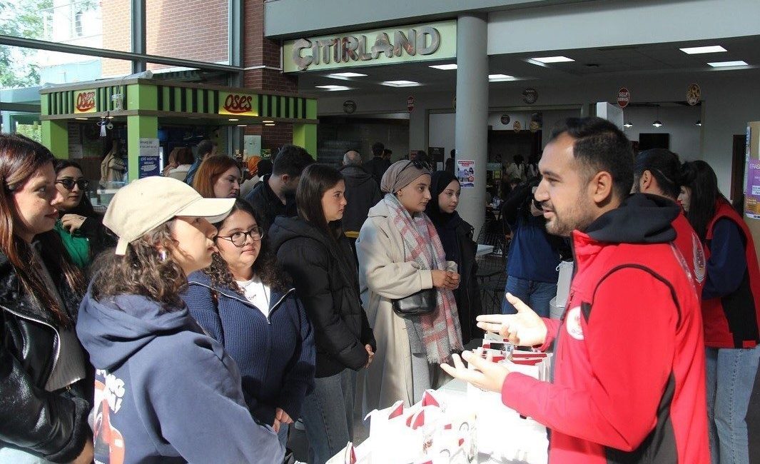 Bolu’da polis ekipleri, terör örgütlerinin zararlı faaliyetlerine karşı bilinçlendirmek amacıyla
