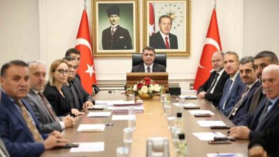 DÜZCE(İHA) – Düzce Valisi Selçuk Aslan, SYDV aracılığıyla vatandaşların yanlarında