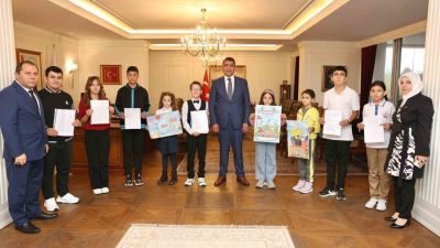 DÜZCE(İHA) – Düzce valisi Selçuk Aslan, Cumhuriyet Bayramı yarışmalarında dereceye