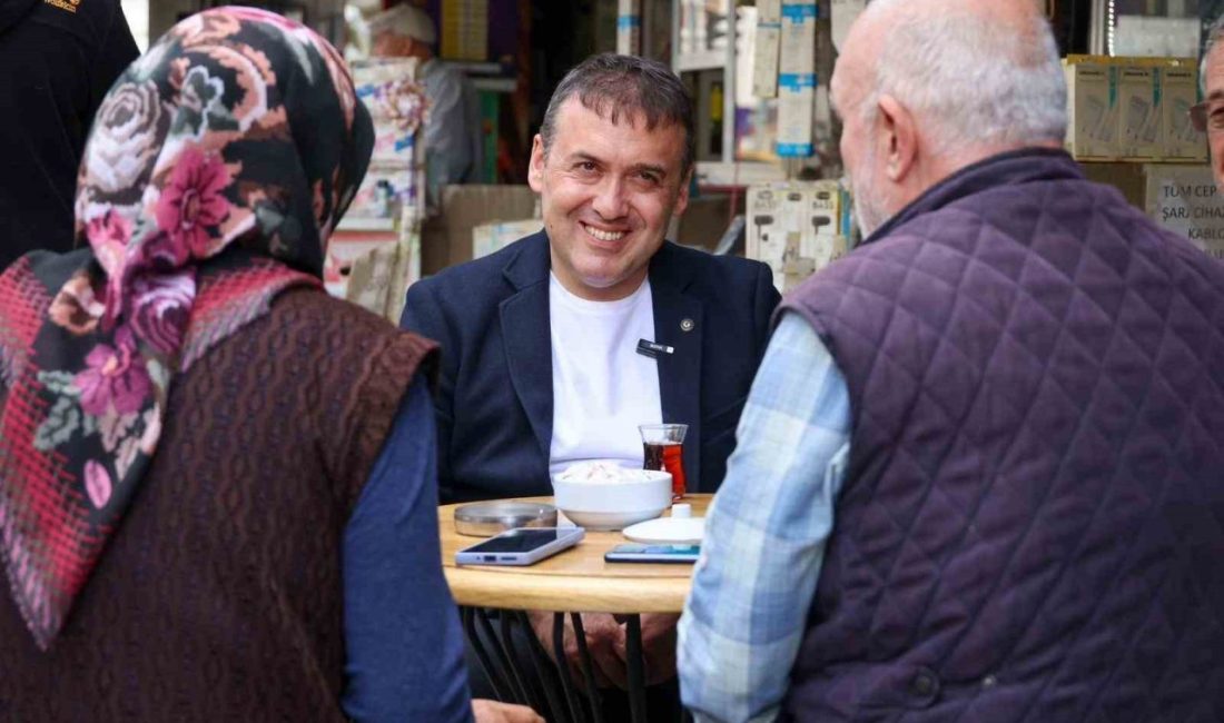 Vali Sözer, esnaf ve vatandaşlarla buluştu Bilecik Valisi Faik Oktay Sözer, çarşı merkezinde esnaf ve vatandaşları