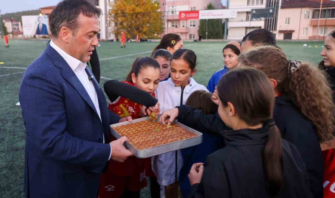 Vali Sözer, genç sporcularla buluştu Bilecik Valisi Faik Oktay Sözer, Gençlik ve Spor İl Müdürlüğü
